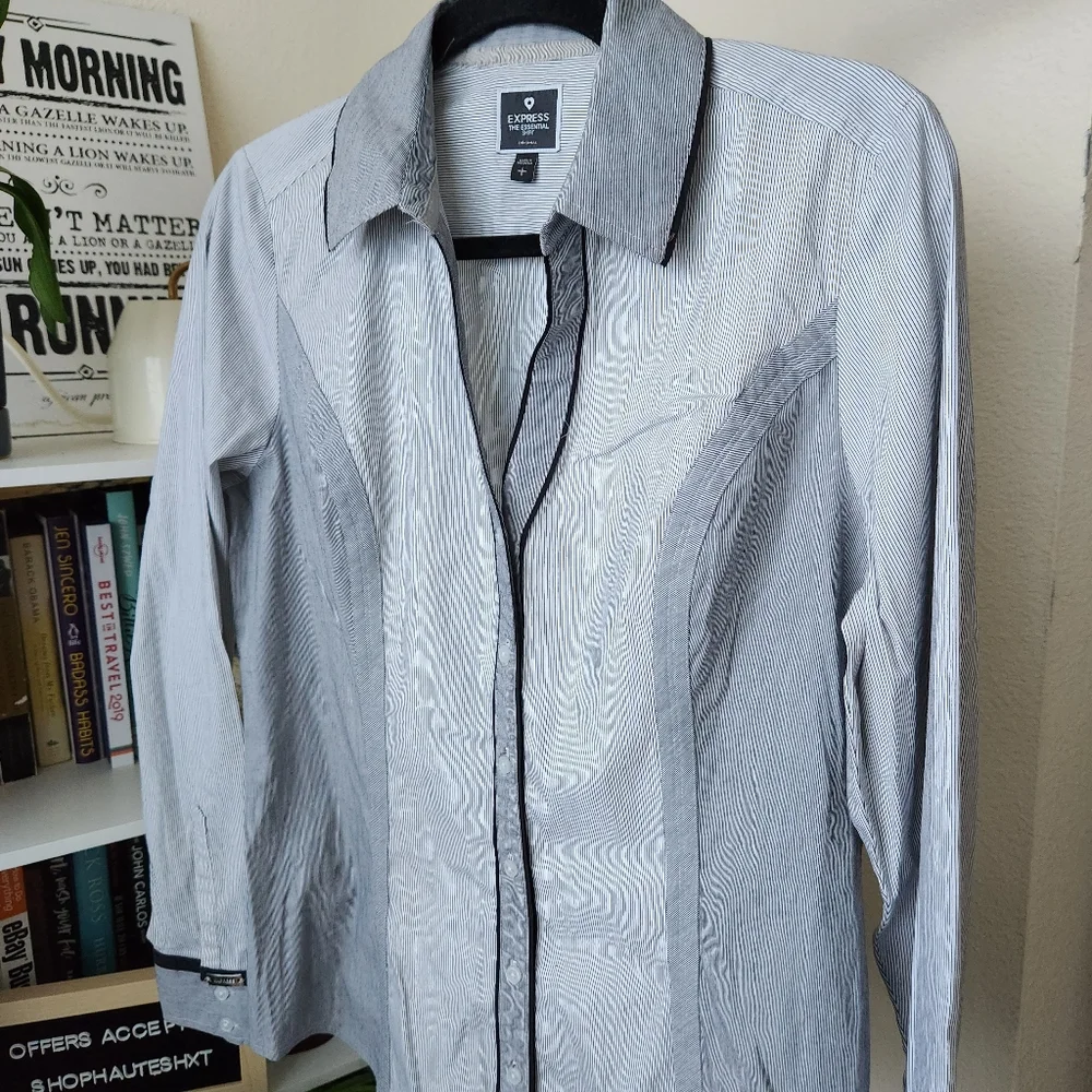 Express Black and White Button Down Shirt - Picture 4 of 8
